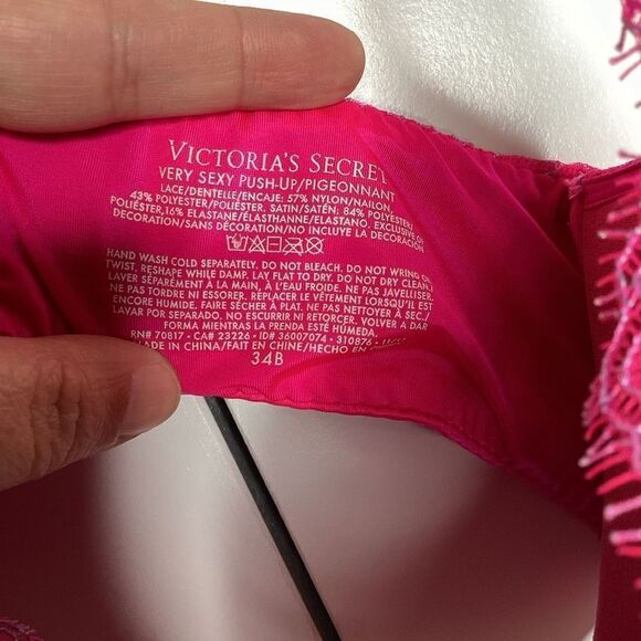 EUC Ladies Victoria's Secret Very Sexy Push up Bra - Picture 3 of 3